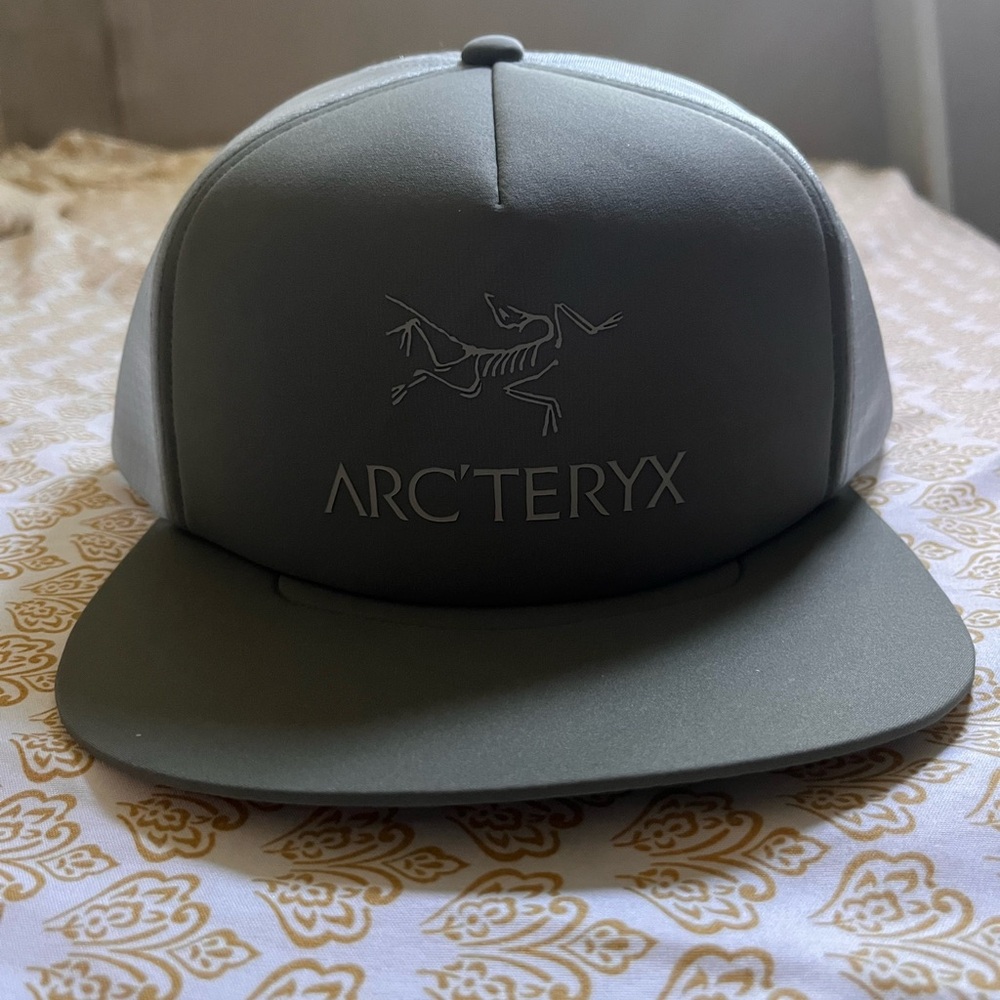 BRAND NEW Arc’teryx Trucker Hat